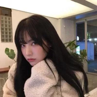 娱乐吃瓜酱主动的女生,主动出击,她如何成为恋爱场上的焦点?